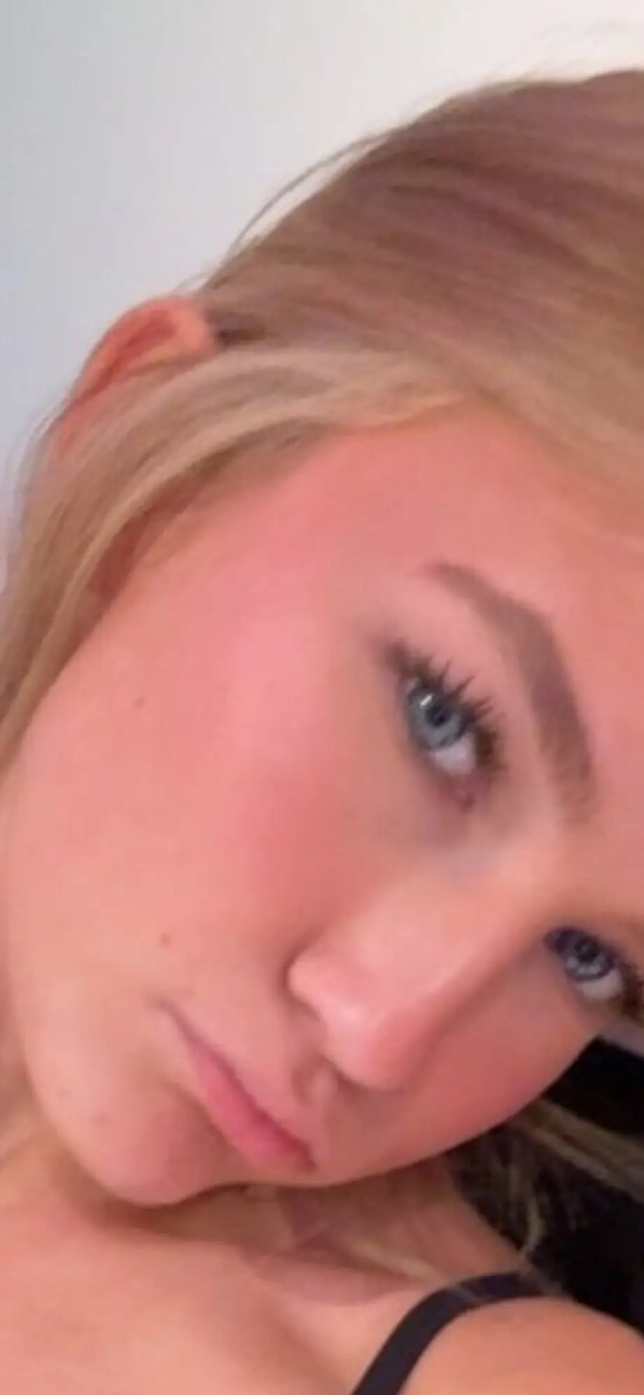 Emma Brooks TEEN w blue eyes 🟢 ONLINE 🟢 OnlyFans profile photo
