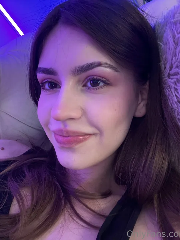 𝐸𝓂𝒾𝓁𝓎🎀