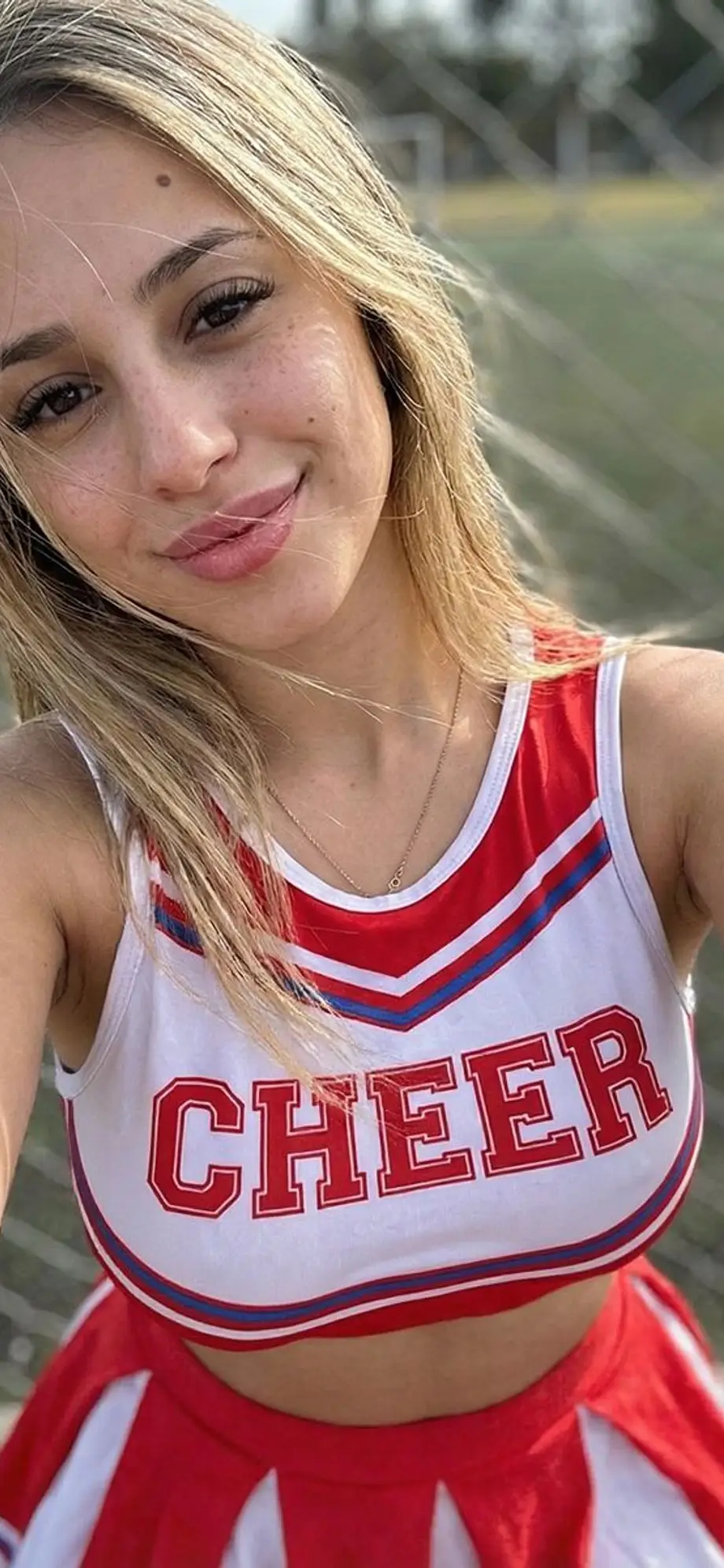Elena 😇 FREE PAGE 🥰 OnlyFans profile photo