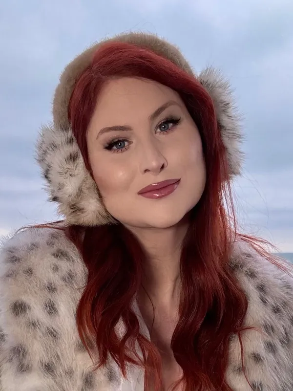 Evie Love